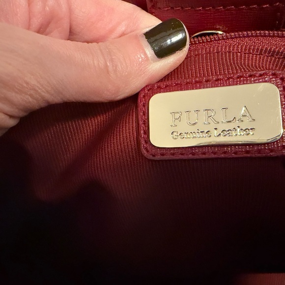Furla Linda Burgundy Leather handbag - Picture 5 of 8